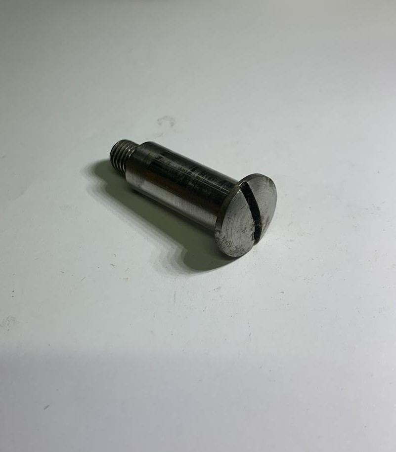 YEM YÜKSELTME KOLU VİDASI 17 ¼