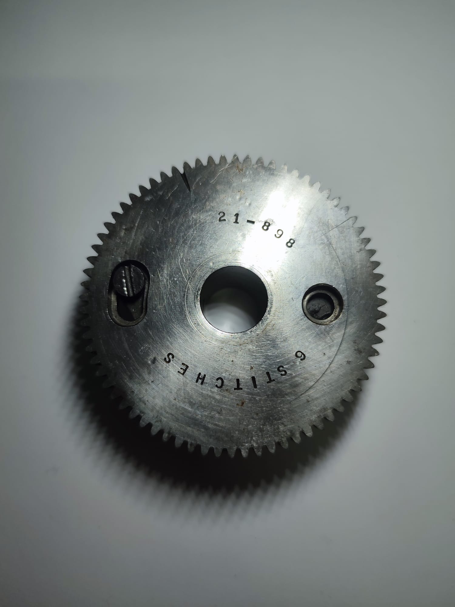 21-898 BESLEME DİŞLİSİ (ÜÇ DİKİŞ)